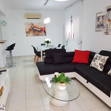 Paradise Gardens IV 2 Bd Amazing Apartment Paphos Buitenkant foto