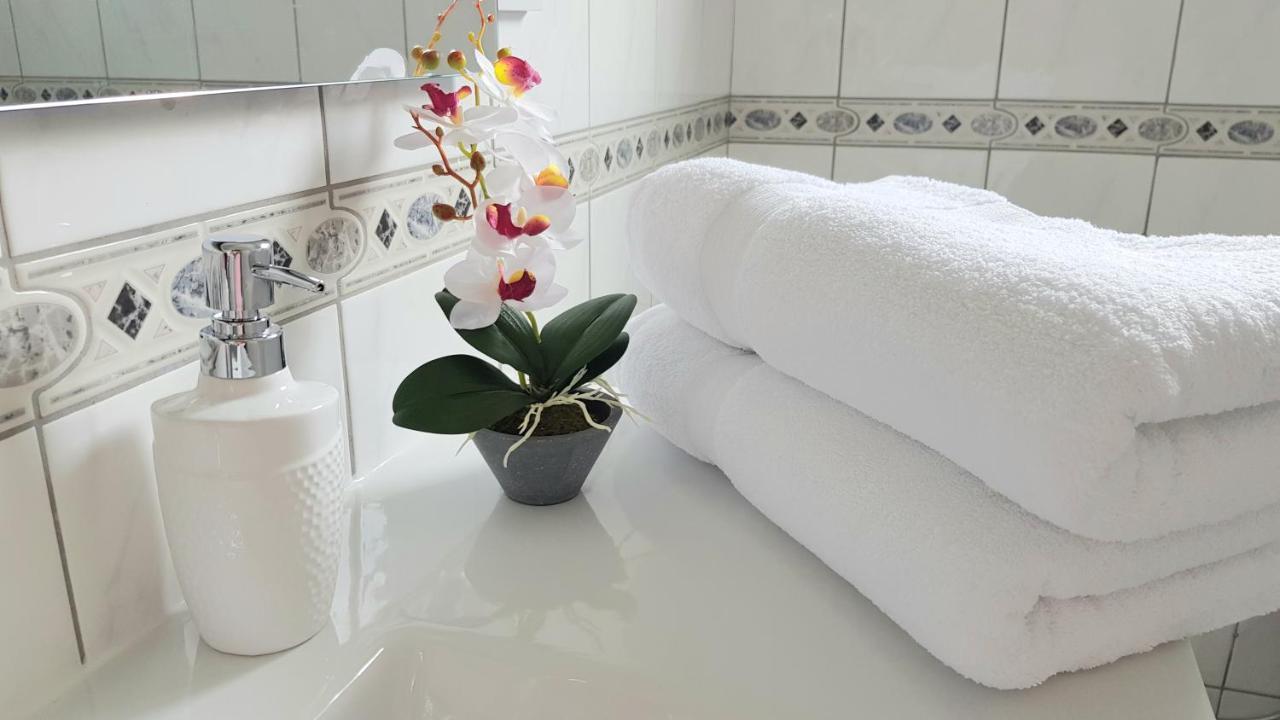 Paradise Gardens IV 2 Bd Amazing Apartment Paphos Buitenkant foto