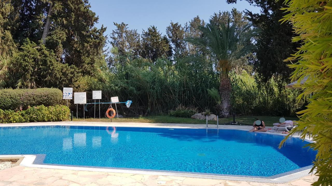 Paradise Gardens IV 2 Bd Amazing Apartment Paphos Buitenkant foto