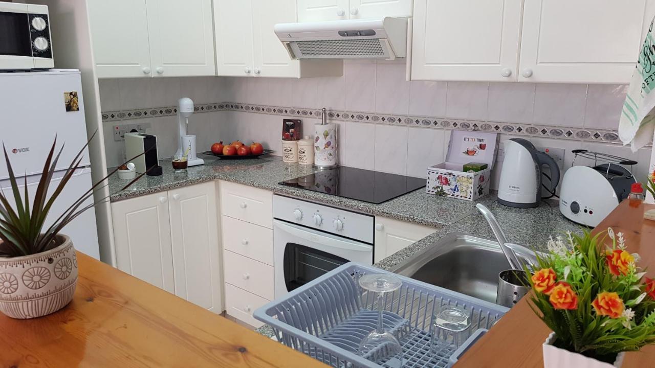 Paradise Gardens IV 2 Bd Amazing Apartment Paphos Buitenkant foto