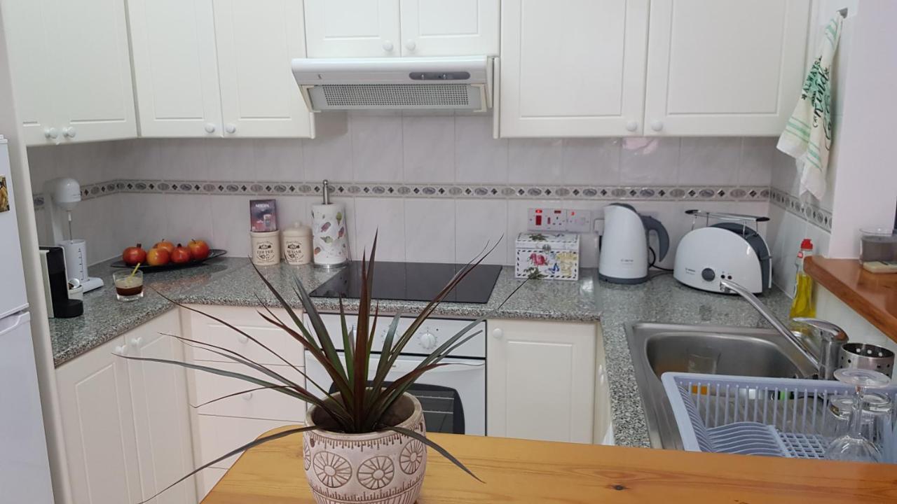 Paradise Gardens IV 2 Bd Amazing Apartment Paphos Buitenkant foto